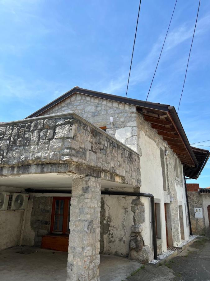 Guesthouse 45 Dutovlje Екстериор снимка