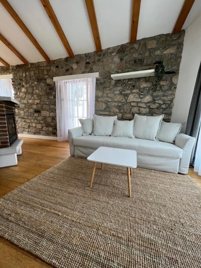 Guesthouse 45 Dutovlje Екстериор снимка