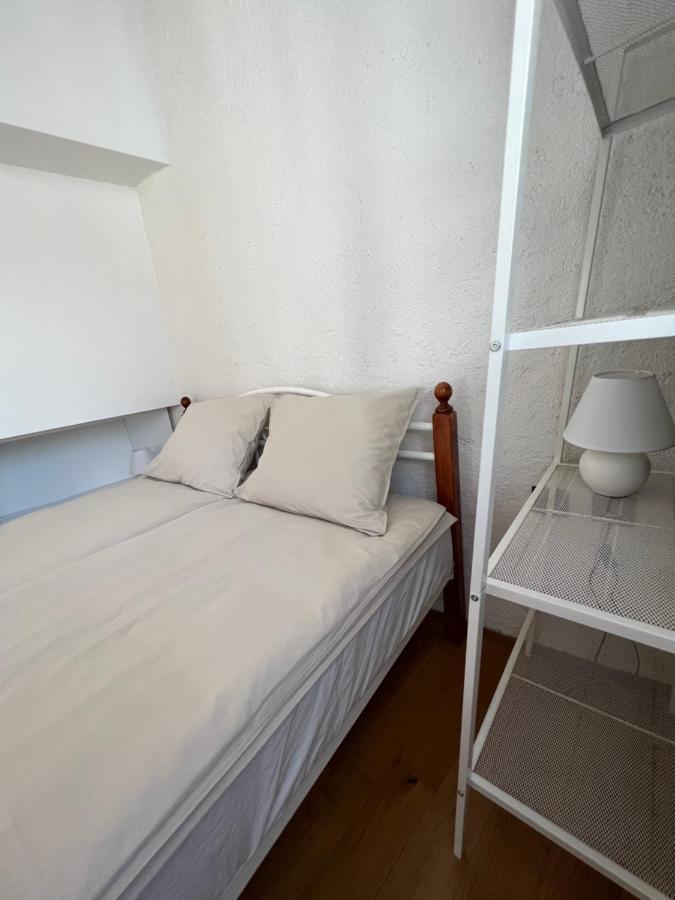 Guesthouse 45 Dutovlje Екстериор снимка